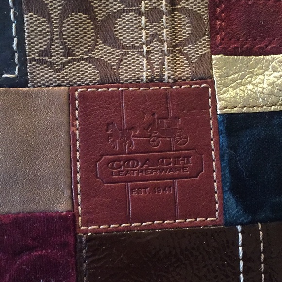 COACH large wristlet - never been used - Picture 3 of 3